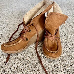 Women's UnionBay Suede Shoe Boots with Fur lining